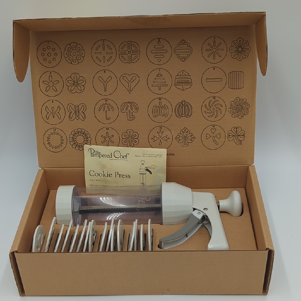The Pampered Chef Cookie Press With Accessories White Leaflet Baking Kitchen